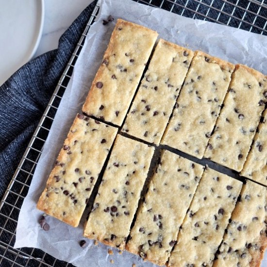 Mini Chocolate Chip Shortbread Bars