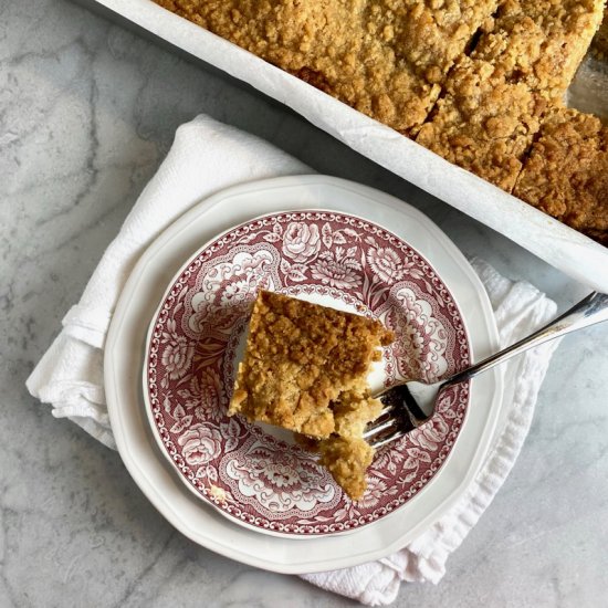 Banana Bread Crumb Cake