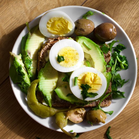 Easy Healthy Avocado Egg Sandwich