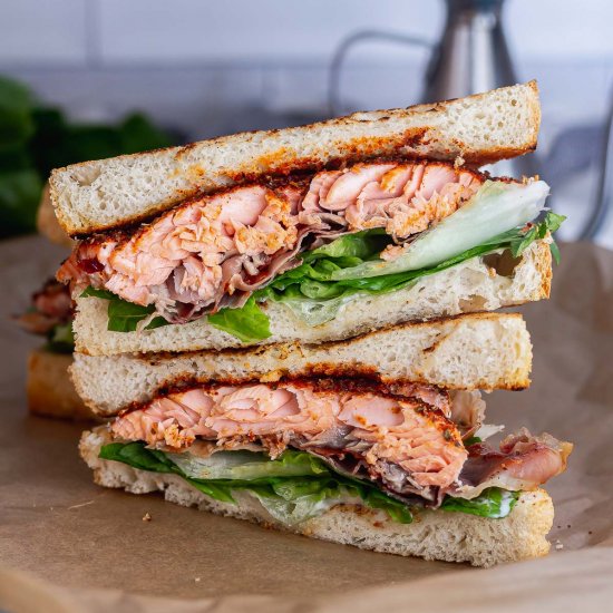 Salmon sandwich with prosciutto