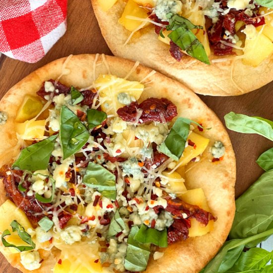 20-Minute Apples on Pizza