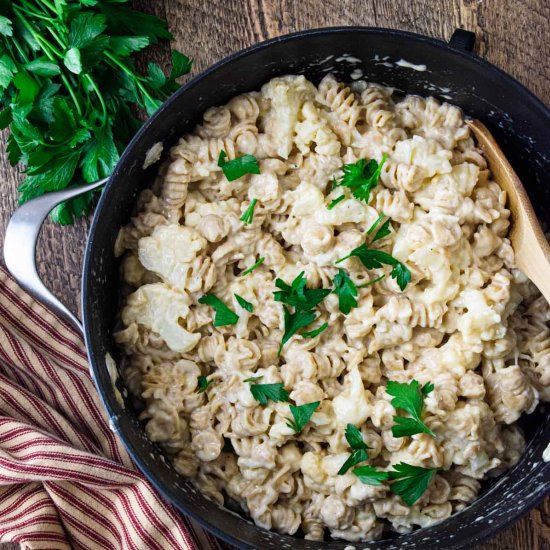 One Pot Cauliflower Mac and Cheese