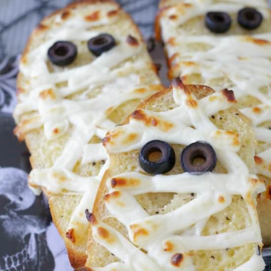 Mummfied Garlic Bread