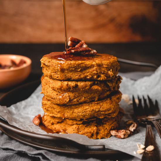 Vegan Pumpkin Oat Pancakes