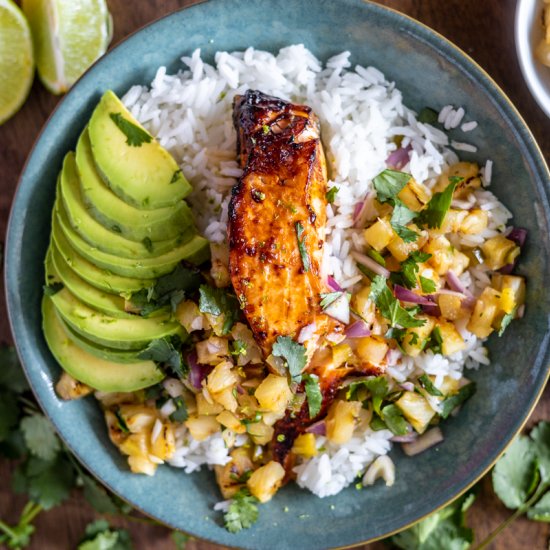 BBQ SALMON RICE BOWLS WITH SALSA