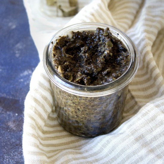 Black olives tapenade