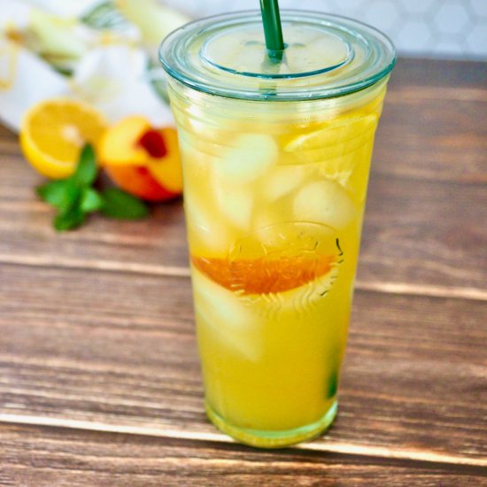 Iced Peach Green Tea Lemonade