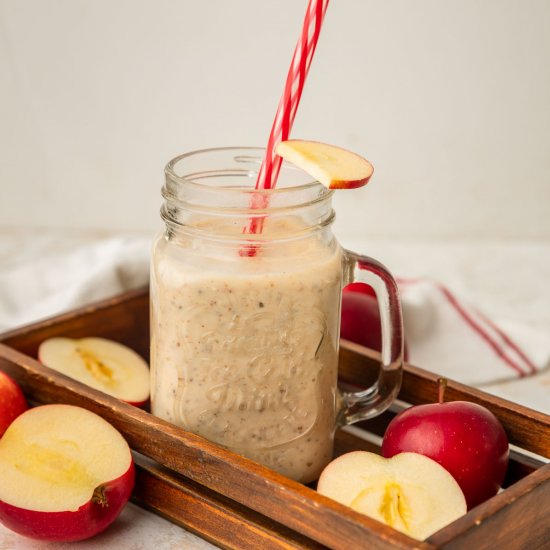 Apple Date Smoothie