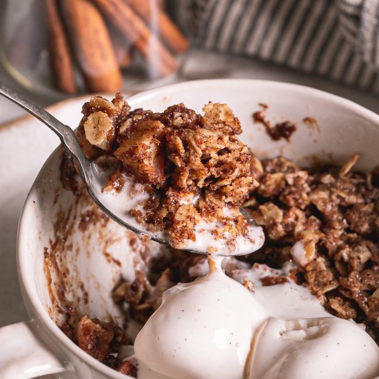 Cinnamon Apple Crisp in a Mug