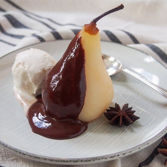 Poached pears with chocolate sauce