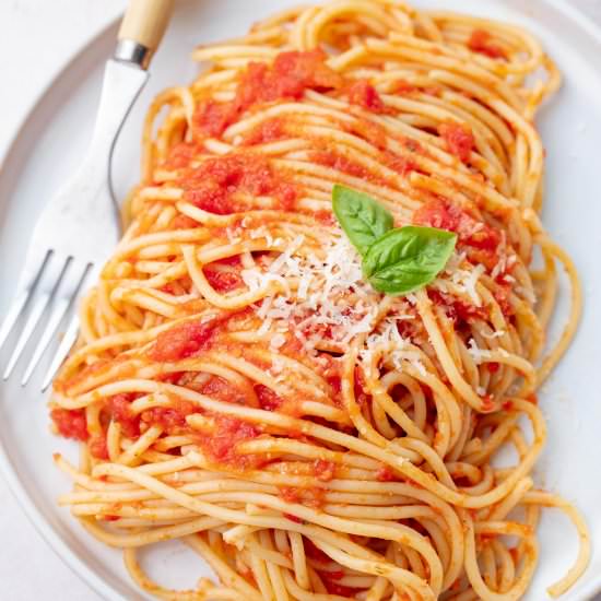 spaghetti pomodoro