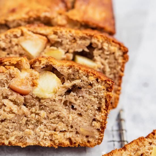 Apple Cinnamon Oatmeal Bread