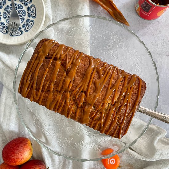 Apple and Cinnamon Loaf Cake