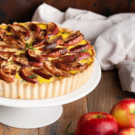 Apple and Cheddar Quiche