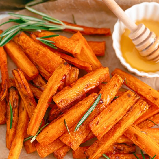 Honey Rosemary Air Fryer Carrots