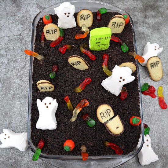 Halloween Dirt Cake