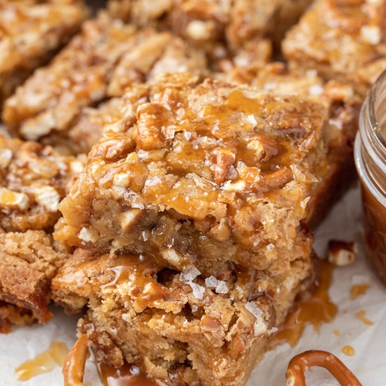 Salted Caramel Pretzel Blondies