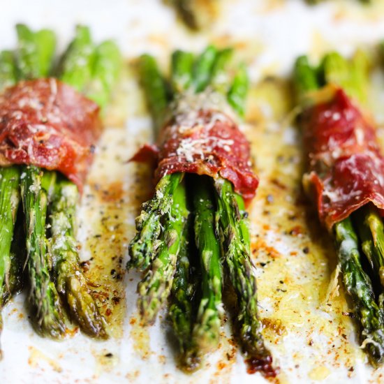 Cheesy Prosciutto Wrapped Asparagus