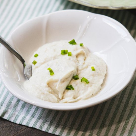 Keto Mashed Cauliflower “Potatoes”