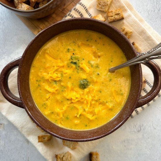 Easy Vegan Broccoli Cheddar Soup