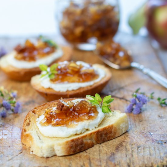 goat cheese crostini apple jelly