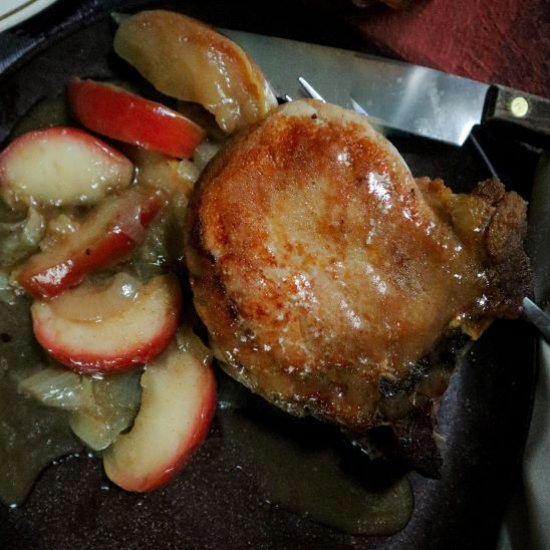 skillet pork chops apples and onion