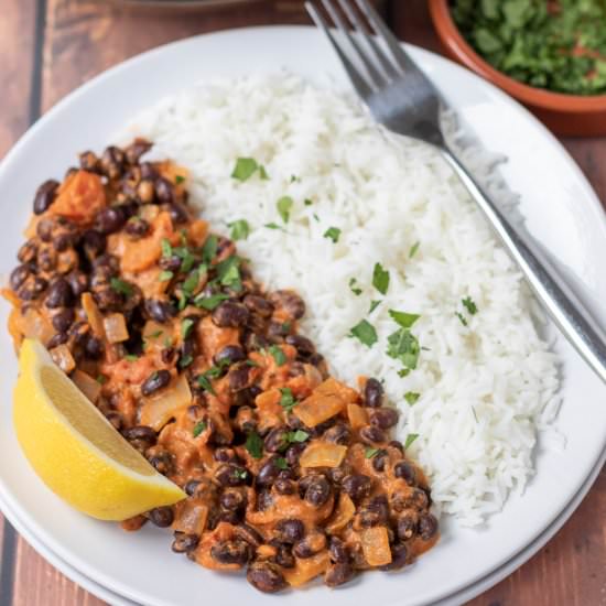 30-Minute Easy Black Bean Curry