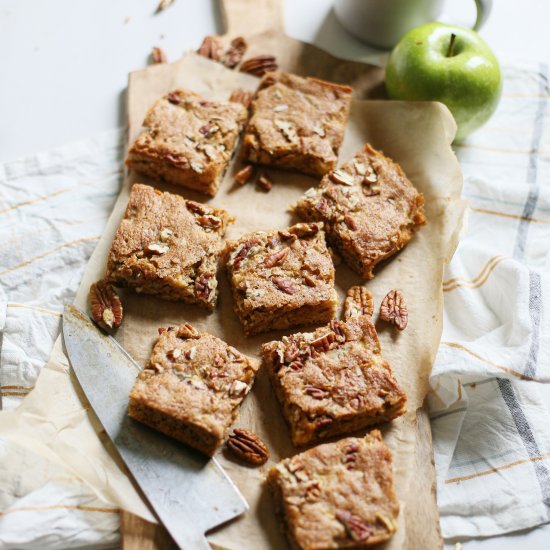 Cinnamon Pecan Apple Squares