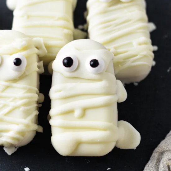 Cake Mix Mummy Cakesicles