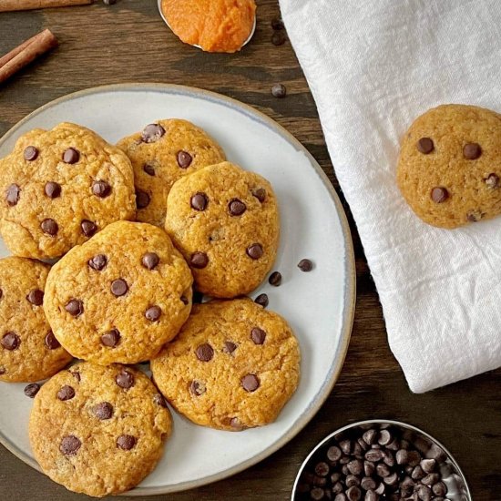 Vegan Pumpkin Chocolate Chip Cookie