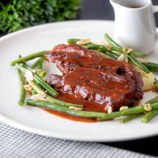 Lamb Shoulder Chops in Tomato Sauce