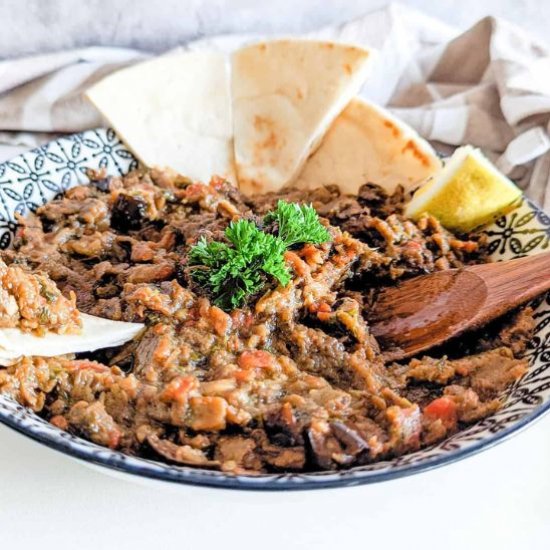 Zaalouk (Moroccan Aubergine Dip)