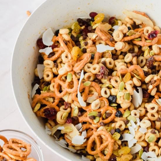 Cheerio Trail Mix