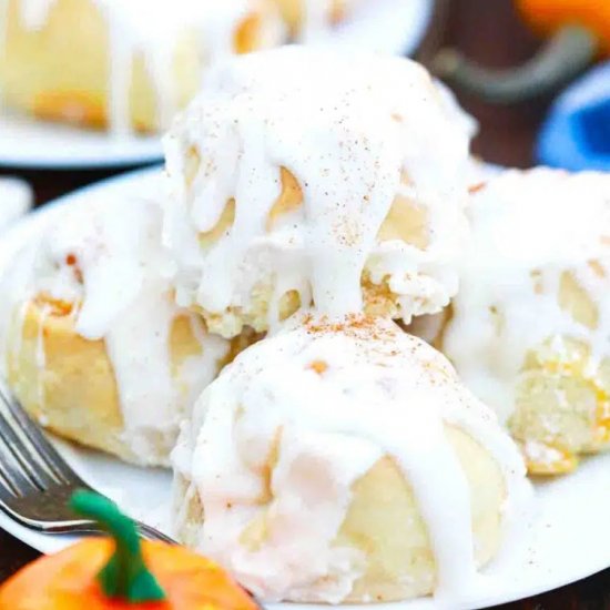 Pumpkin Pie Cinnamon Rolls