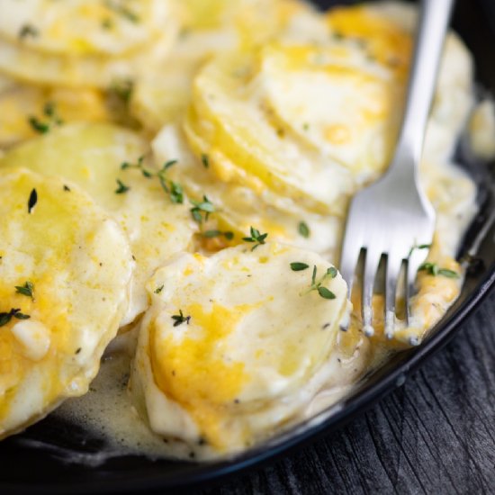 Slow Cooker Scalloped Potatoes