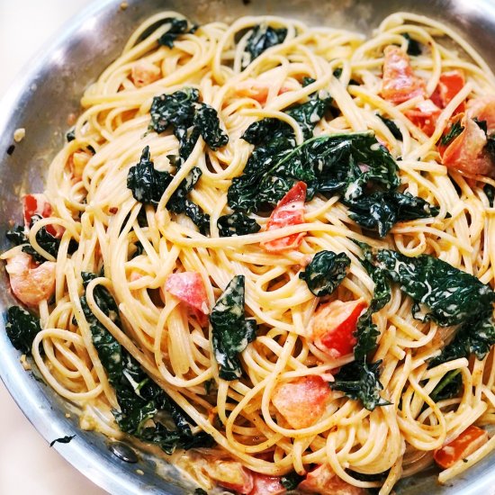 Creamy Kale & Tomato Pasta