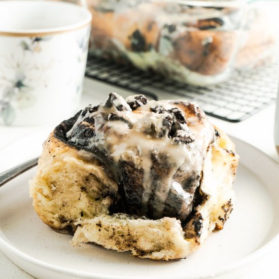 Cookies and Cream Cinnamon Rolls