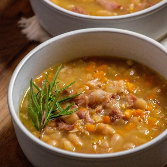 Easy White Bean and Ham Soup