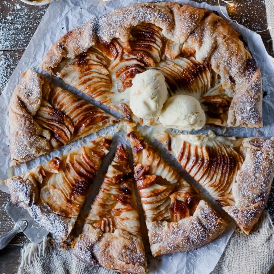 Vegan Apple & Cinnamon Galette