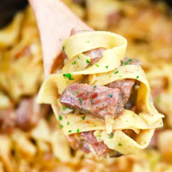 Slow Cooker Beef and Noodles