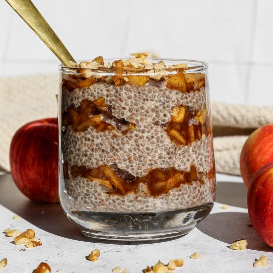 Overnight Apple Pie Chia Pudding