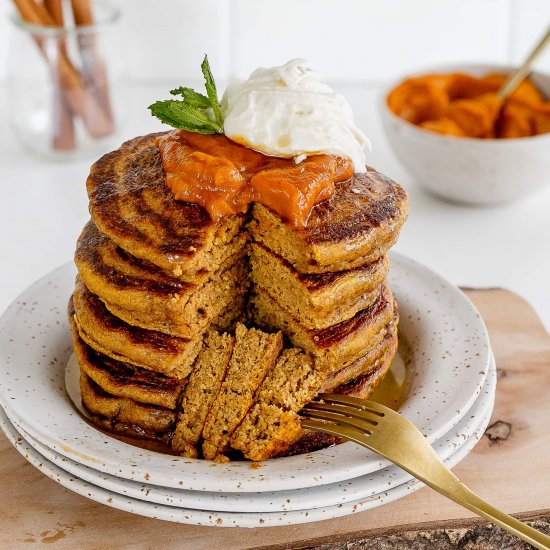 Healthy Carrot Cake Pancakes