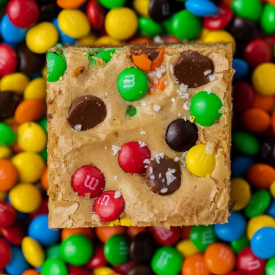 Easy chocolate chip M&M blondies