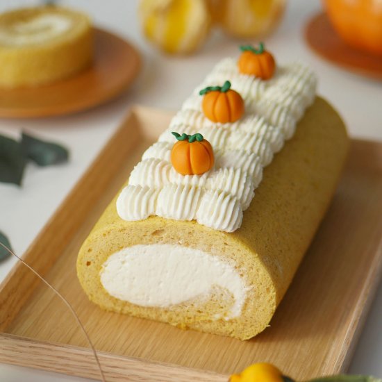 Asian-style Pumpkin Spice Cake Roll