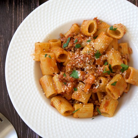 Sausage and tomato sauce rigatoni