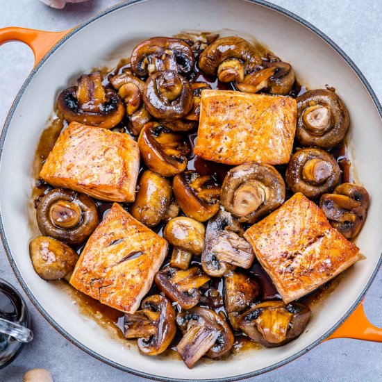 PAN-SEARED HONEY BALSAMIC SALMON