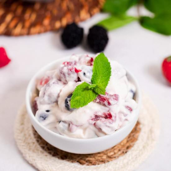 Berry Cheesecake Salad