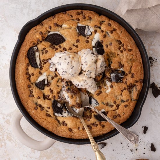 Cookie and cream skillet cookie