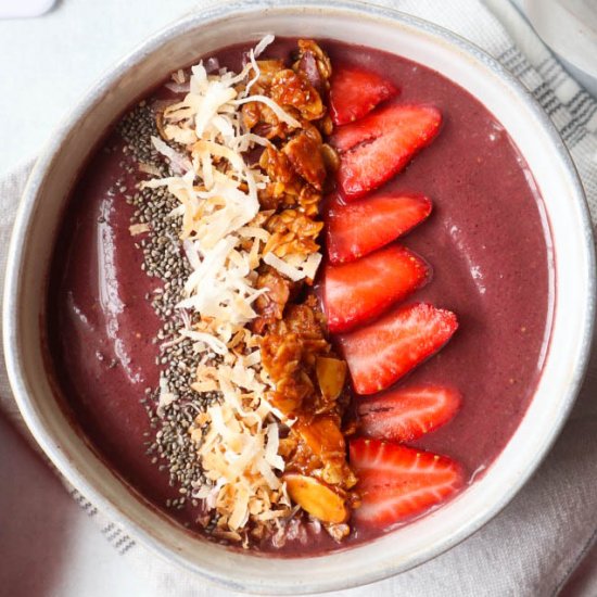 Strawberry Banana Acai Bowl