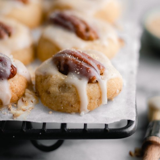 Maple Pecan Shortbread Cookies